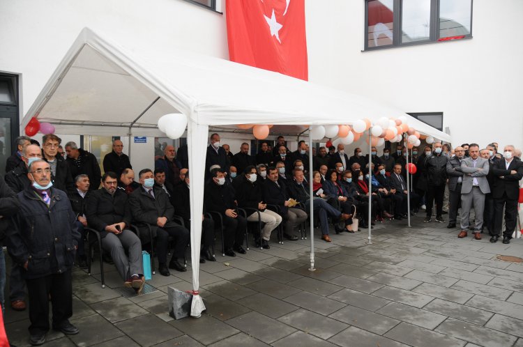 Remscheid DİTİB Merkez Camii ibadete açıldı