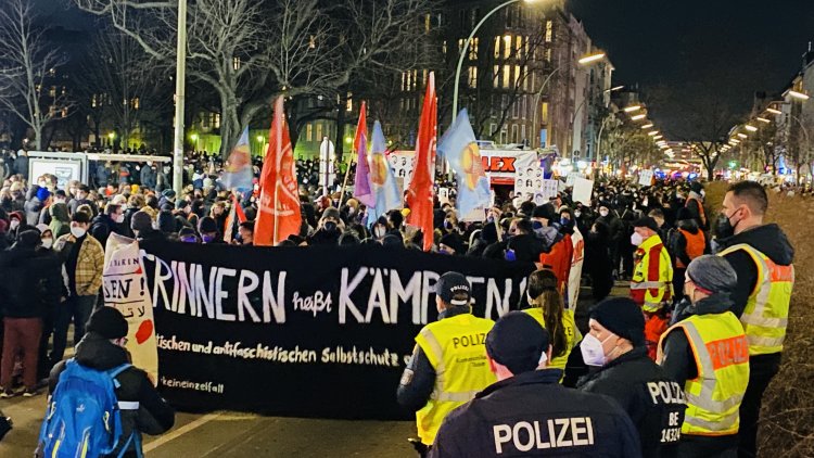 Berlin'de Irkçılığa Karşı Protesto Yürüyüşü.