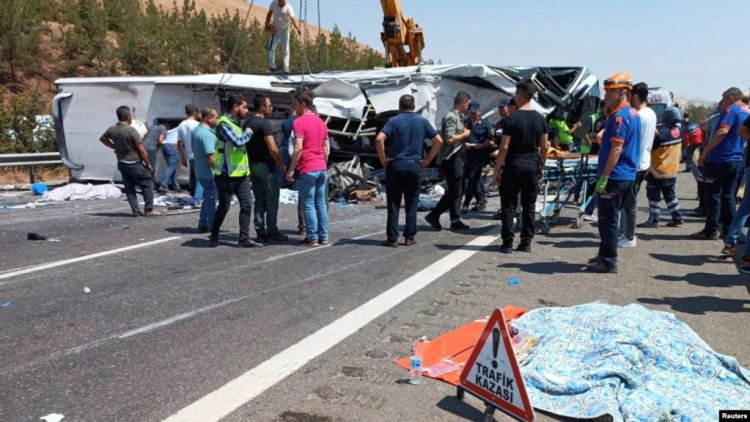 Gaziantep ve Mardin'de İki Kazada 35 Can Kaybı