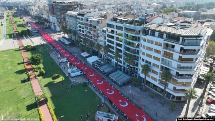 İzmir’de Kurtuluşun 100’üncü Yılı Kutlanıyor