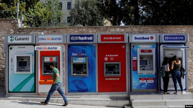 Türkiye'de İki Banka Rus Ödeme Sistemini Askıya Aldı