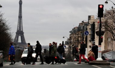 Fransa'da "65 Yaşında Emeklilik" Görüşülüyor