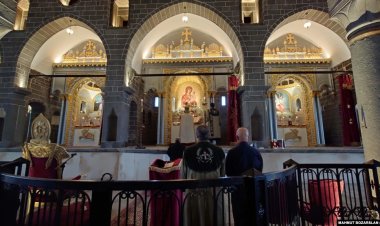 Diyarbakır Ermenileri Yedi Yıl Sonra Kilisede Noel Kutladı
