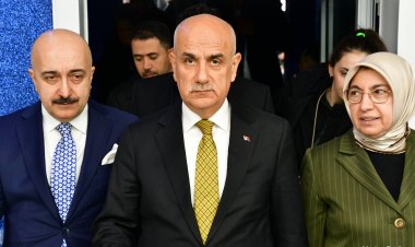 Tarım ve Orman Bakanı Vahit Kirişci  Berlin'de