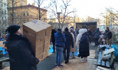 Berlin'de  Sivil İnsiyatifin Deprem Mağdurlarına Yardımları Devam Ediyor.