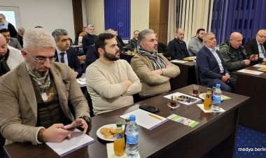 Dünyanın En Akıllı İnsanı Berlin'e Geldi.