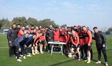 Hertha BSC Deprem Sonrası Eski Futbolcusunu Unutmadı.