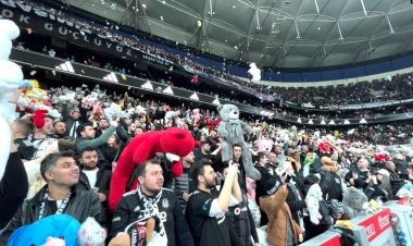 “Hükümet İstifa” Seslerinin Yükseldiği Futbol Tribünleri Toplumsal Tepkinin Yansıması mı?