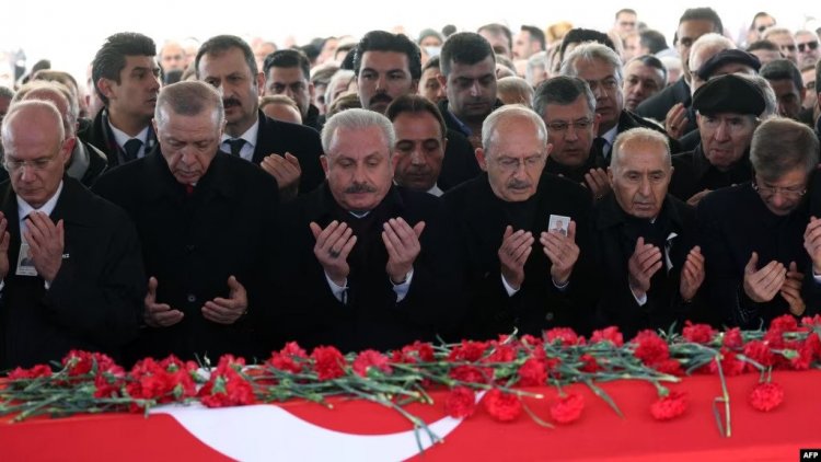 Erdoğan Cenazede Kılıçdaroğlu'yla Selamlaşmadı