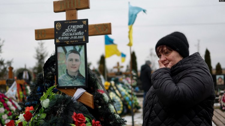 Ukraynalılar Savaşın Yıldönümünde Hem Yas Tutuyor Hem Mücadeleye Devam Yemini Ediyor