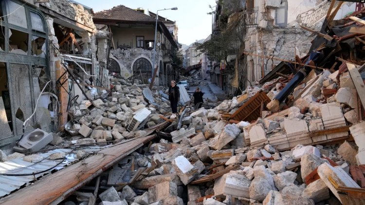 “Depremde 25 Gazeteci Hayatını Kaybetti”