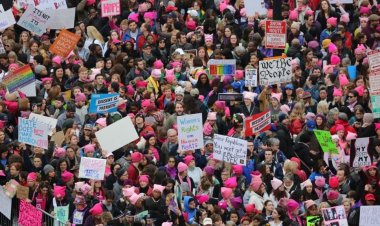 Kadınlar Almanya'da da Eşitlik Mücadelesi Veriyor