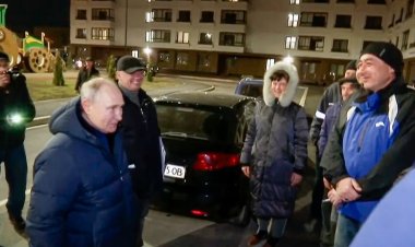 Putin’den Rus İşgali Altındaki Mariupol'e Sürpriz Ziyaret