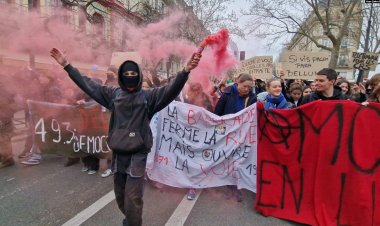 Fransa'da Emeklilik Yaşına Karşı 10'uncu Dev Gösteri