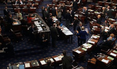 Senato Irak Savaşı Yetkilerinin Kaldırılmasını Onayladı