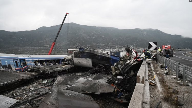 Yunanistan'da Tren Kazası: En Az 32 Can Kaybı