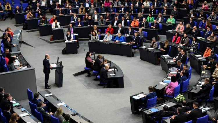 Almanya'da Meclisteki Vekil Sayısı Azaltılsın Tartışması
