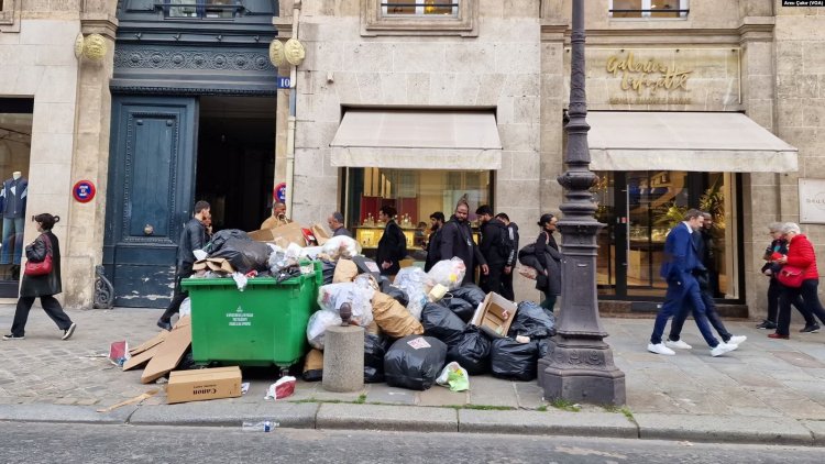 Paris'te Toplanmayan Çöp 10 Bin Tonu Geçti