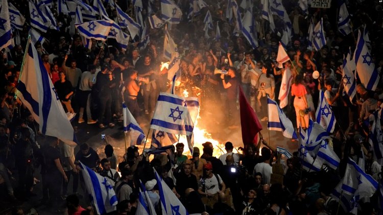 İsrail’de Şiddetli Yargı Reformu Protestoları: Netanyahu Reform Paketini Geri Çekecek mi?