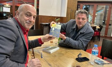 Rauf Çakıroğlu'nun Şiir Kitabı  Okuyucuları İle Buluştu.