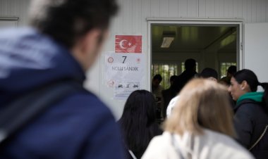 Almanya’da Her İki Seçmenden Biri Oy Kullandı