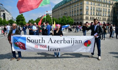 Azerbaycan Türklerinden Berlin'de Yürüyüş!