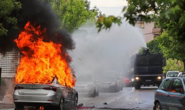 Sırbistan'ın Kosova sınırındaki askerleri teyakkuza geçirildi