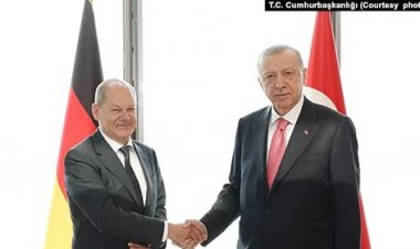 Scholz Erdoğan’ı Berlin’e davet etti