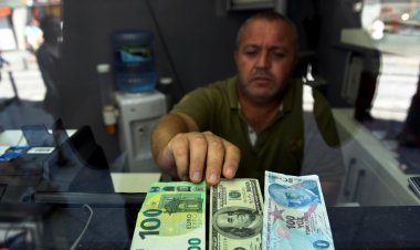Dolar ve Euro tarihi zirvelerde: Günlük artış yüzde 7’yi buldu