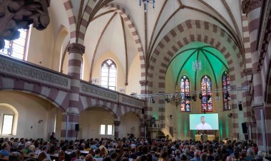 Almanya’da yapay zeka kilise ayininde vaaz verdi