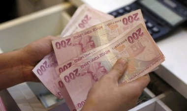 Dört kişilik aile için yoksulluk sınırı: 34 bin Lira Asgari ücret: 11 Bin 402 Lira