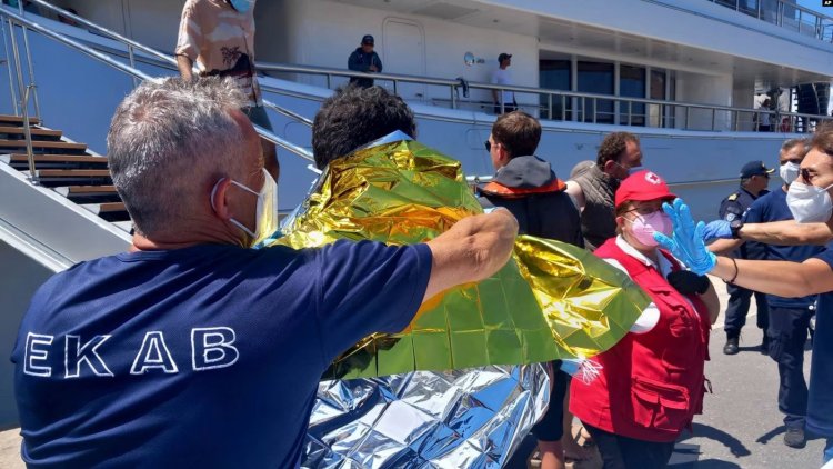 Yunanistan açıklarında göçmenleri taşıyan tekne battı