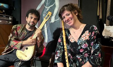 İtalyan Müzisyenlerden Canlı Performans