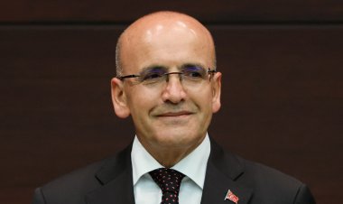 Ekonomi yönetimi “kademeli parasal sıkılaştırma” mesajı vermeye devam ediyor