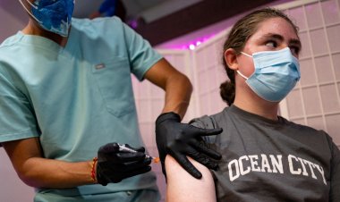 Corona virüsünün “Eris” varyantı vakaları artıyor, yeni COVID aşıları yolda