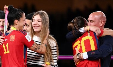 FIFA İspanyol Futbol Federasyonu Başkanı hakkında 3 ay futboldan men kararı aldı