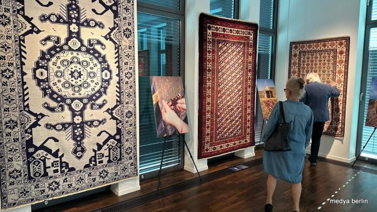 Azerbaycan Kültür Evi'nde ''Uçan Halı ''Sergisi  Düzenlendi.