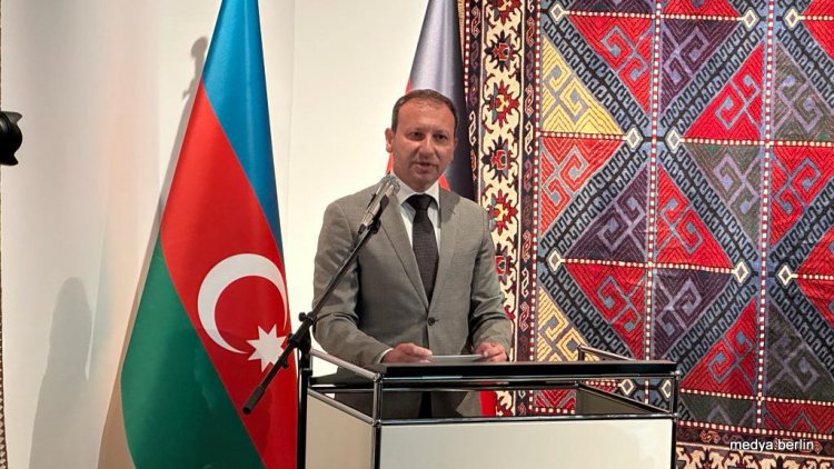 Azerbaycan Kültür Evi'nde ''Uçan Halı ''Sergisi  Düzenlendi.