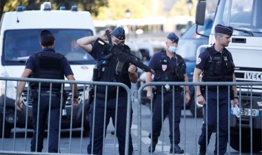 Fransa şehirlerde güvenlik için askerleri devreye sokuyor