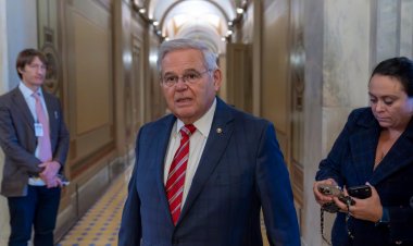 Senatör Menendez yeni komplo iddiasında yargıç karşısına çıktı