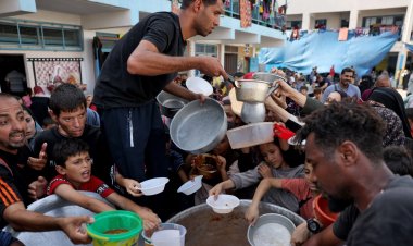Gazze'de evlerinden olanlar kötü hijyen şartları ve kalabalık nedeniyle hastalanıyor