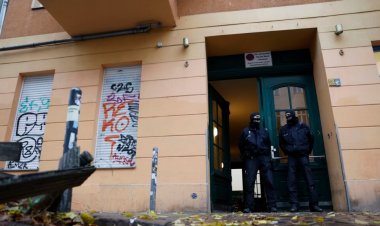 Alman Yetkililer Hamas'la Bağlantılı Mülklere Baskın Yaptı