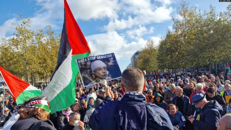 Fransa'da on binlerce gösterici Gazze'deki "savaşa karşı" yürüdü