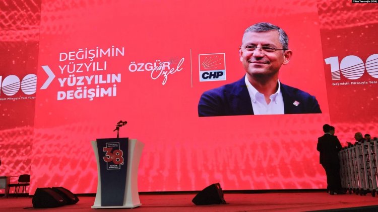 CHP'nin yeni lideri Özgür Özel, Parti Meclisi için örgüt önerilerini aldı