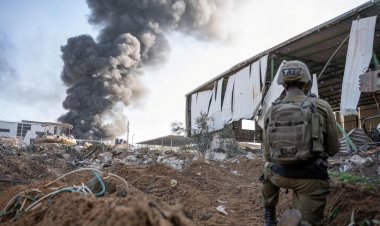 İsrail Gazze'nin güneyini vurdu ve kuzeyde bir hastaneye baskın düzenledi