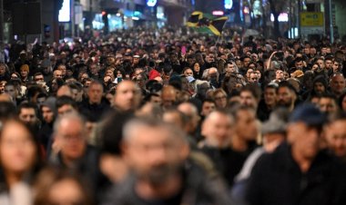 Sırbistan’da seçim protestoları sürüyor