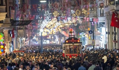 “2024 Türk ekonomisinde TL’nin değerini koruyacağı, ABD ekonomisinde ‘yumuşak iniş’in yaşanacağı bir yıl olacak”