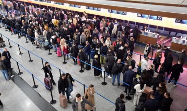 Kosovalılar Schengen bölgesinde vizesiz seyahate başladı