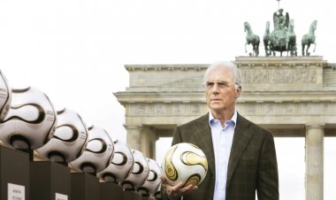 Franz Beckenbauer'in hayatını kaybetmesinden sonra futbol camiası yasta