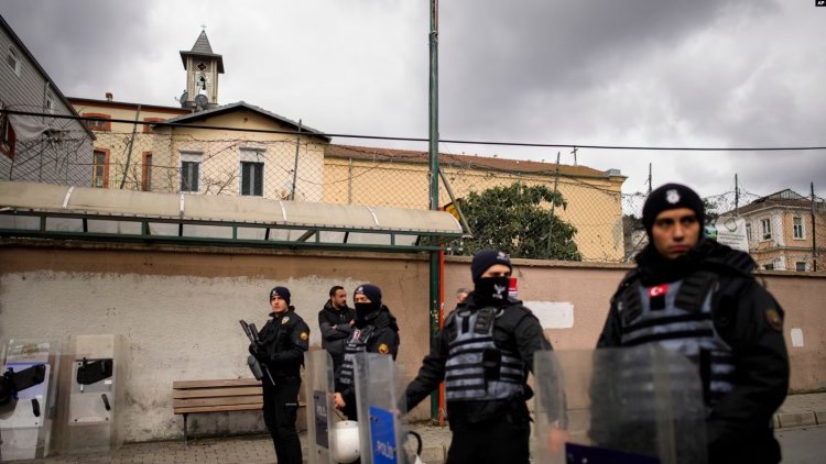 İstanbul'da bir kişinin öldüğü silahlı kilise saldırısı hakkında bilinenler: Hedefte kim vardı?